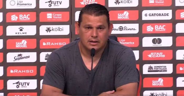Danny Fonseca resalta la capacidad de Géiner Segura como técnico