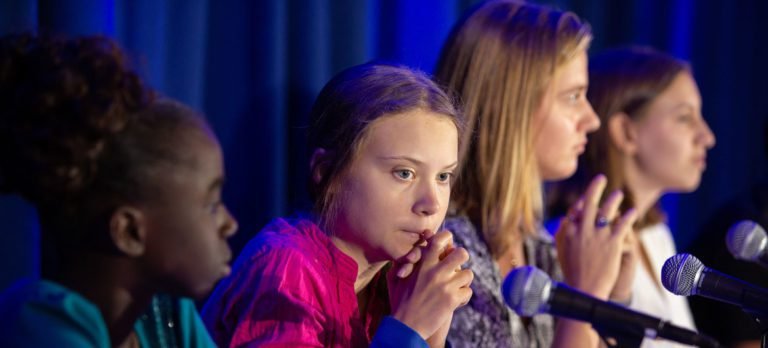 Greta Thunberg denuncia el desigual reparto de vacunas entre países pobres y ricos y dona 120.000 dólares al mecanismo COVAX