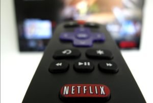 Crecimiento de Netflix se desacelera con alivio de la pandemia