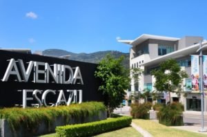 Avenida Escazú recibe certificado como entidad Carbono Neutral