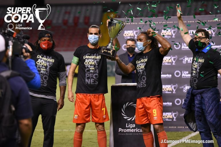 Alajuelense espera rival para disputar la Supercopa