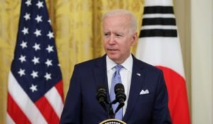 Biden condena agresiones contra judíos en Estados Unidos