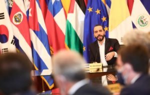 EE.UU retira fondos a El Salvador por preocupaciones de transparencia