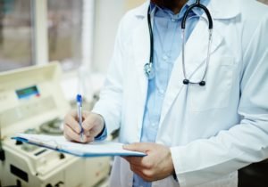 Colegio de Médicos señala que crisis de especialistas de la CCSS fue advertida y pudo evitarse