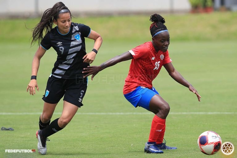 Saprissa pretende reforzarse con Diosa Barreth por la lateral derecha