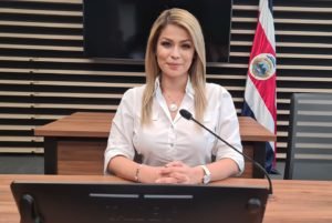 Nicolás al presidente: Urge que elimine la restricción vehicular y amplíe los horarios de los negocios