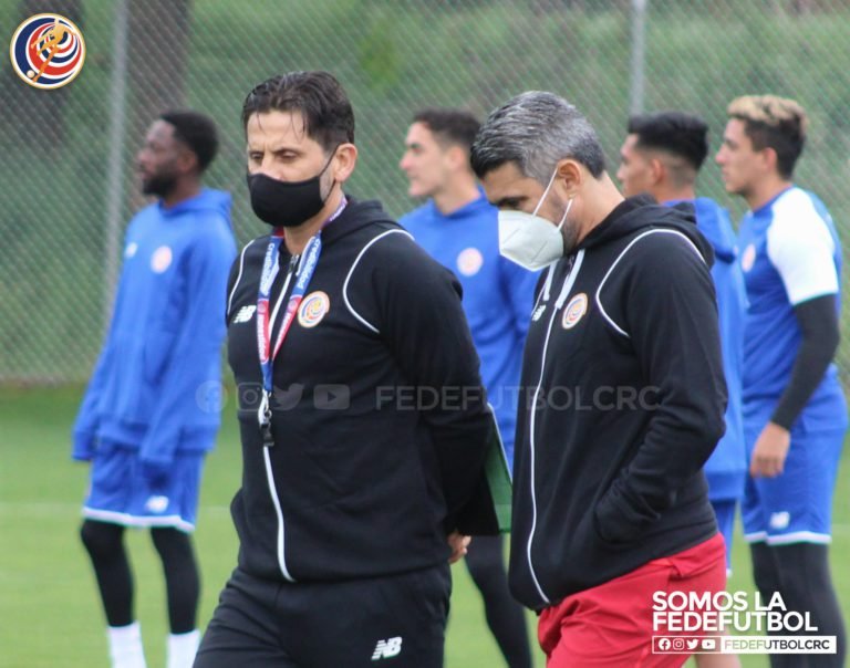 Costa Rica toca y toca fondo, ¿las decisiones?