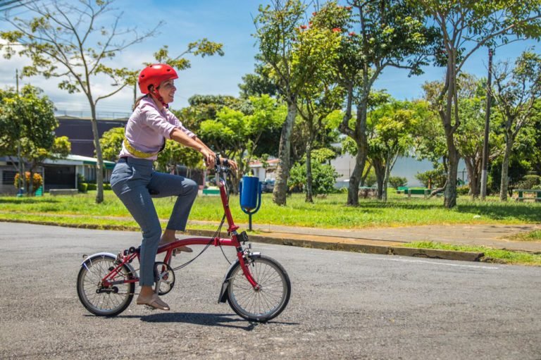 Carolina Hidalgo insta a organizarse y luchar ante aumento de tarifas de buses