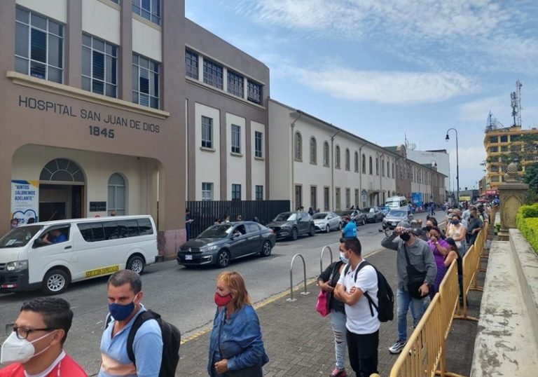 San Juan de Dios aplicó 17 409 primeras dosis contra covid-19 en tres semanas