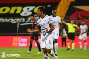 El juego entre Sporting FC y Santos de Guápiles se envuelve en polémica sin jugarse