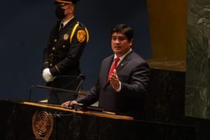 Carlos Alvarado alerta sobre efectos adversos en el país por conflicto entre Ucrania y Rusia