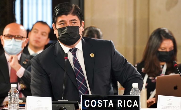 Carlos Alvarado: Ejercí siempre con probidad y honradez absoluta mi cargo