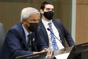 Diputados piden explicaciones a exdirector del Conavi 