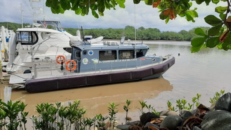 Nueva embarcación reforzará labores de control y vigilancia en la Isla del Coco