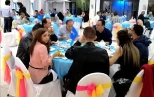 Dirigentes alajuelenses reunidos en San Ramón para apoyar la candidatura de Rolando Araya Monge