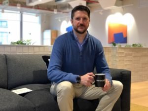 ¿Cómo el trabajo híbrido promueve la salud mental?