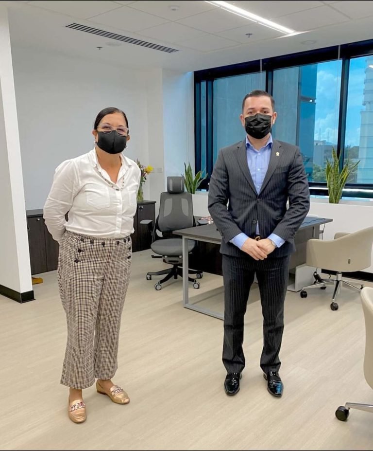 Jiménez se reúne con ministra del MEP para abordar principales problemas que enfrentan escuelas y colegios públicos