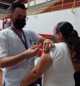 San Ramón está a 475 dosis de alcanzar el 80% de su población vacunada