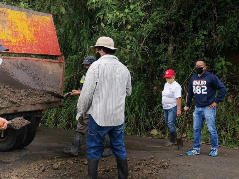 Candidato a diputado por Cartago pide declarar emergencia nacional el mal estado de las calles del país