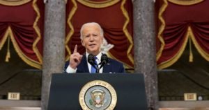 Biden afirma que Trump representa una amenaza constante para la democracia de EE.UU