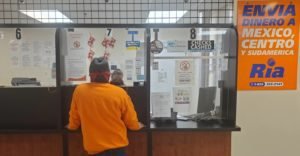 Centroamericanos baten récord con envíos de remesas desde EE.UU.