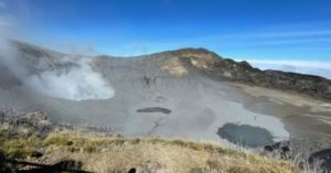 OVSICORI eleva categoría del Turrialba de volcán activo a eruptivo