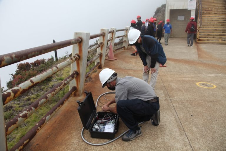 Estados Unidos dona equipo especial para monitorear volcanes activos