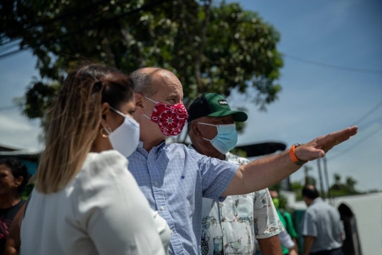 Figueres propone convertir Senasa en el brazo operativo del Ministerio de Salud