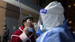 China registra primeras muertes tras flexibilizar estrictas medidas “cero covid”