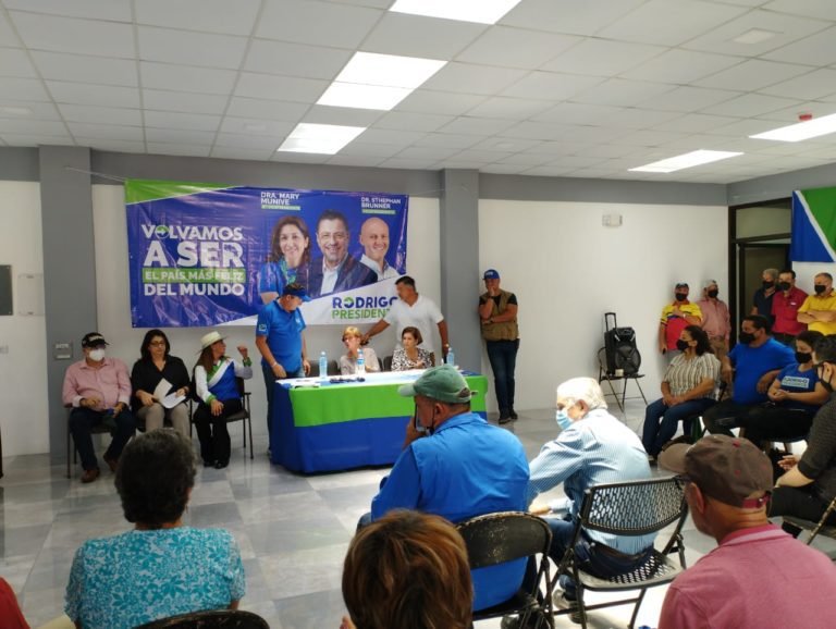 Gira de Rodrigo Chaves en Alajuela, inició por Zarcero con agricultores y ganaderos