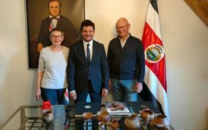 Embajada de Costa Rica en Suiza recupera piezas precolombinas