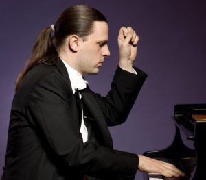 Orquesta Sinfónica Nacional inaugura su Temporada Oficial 2022 con pianista alemán Markus Groh