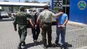 Policía de Fronteras y Sinac detienen a dos presuntos cazadores furtivos