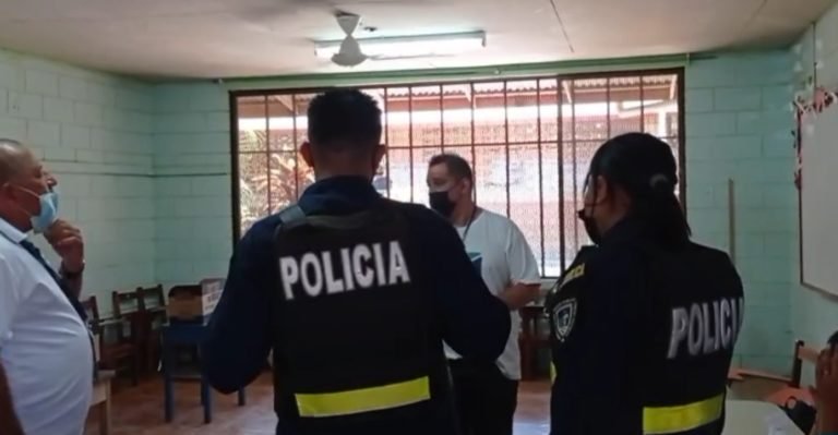 Fuerza Pública interviene junta electoral en Guanacaste porque una mujer intenta meter una papeleta adicional