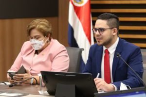 Carlos Felipe García indica que las redes de cuido deben pasar al PANI