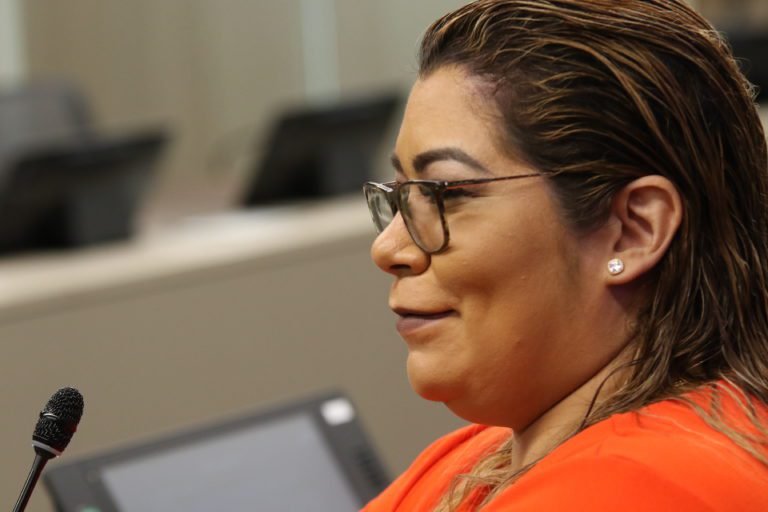 Katherine Moreira puso reguetón en el Plenario para interrumpir a Pilar Cisneros