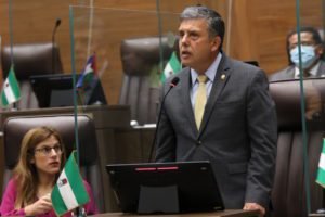 Óscar Izquierdo: Urgen proyectos de ley que reactiven la economía y generen oportunidades de vivienda