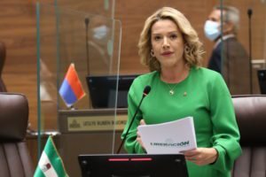 Montserrat Ruiz: Aunque se intervenga el Fideicomiso, se debe construir la obra