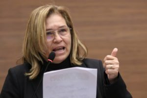 Acuña a Obando: No es de recibo que meta miedo de que el Estado anda persiguiendo a las personas