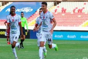 San Carlos pelea en la mesa el campo de Saprissa en las semifinales
