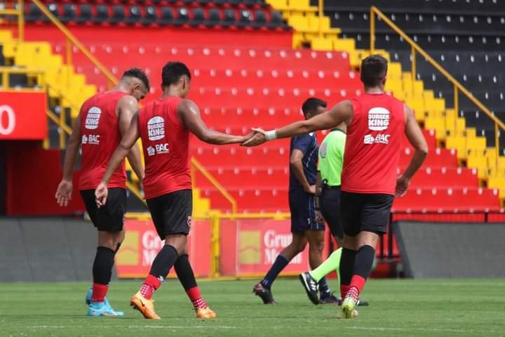 Alajuelense derrota a Escorpiones