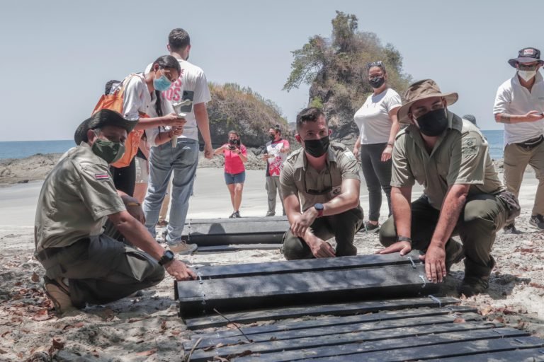 Campaña busca reciclar plástico para fabricar pasarelas accesibles en Parques Nacionales