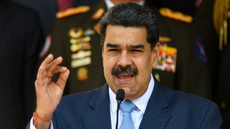 Nicolás Maduro expresa su “absoluta solidaridad” con Cristina Kirchner