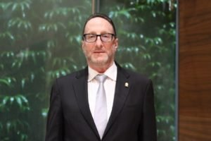 Feinzaig pide a Laura Fernández que nombre en la CCSS a alguien “con más corazón” que las autoridades actuales