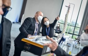 Expertos abordan el presente y futuro de la tecnología médica en Costa Rica