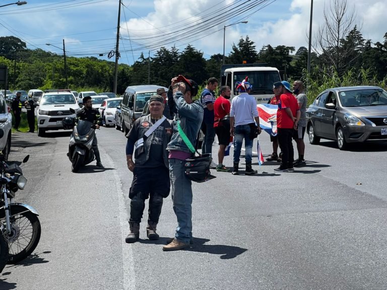 Escasa participación en las protestas contra el alza del combustible