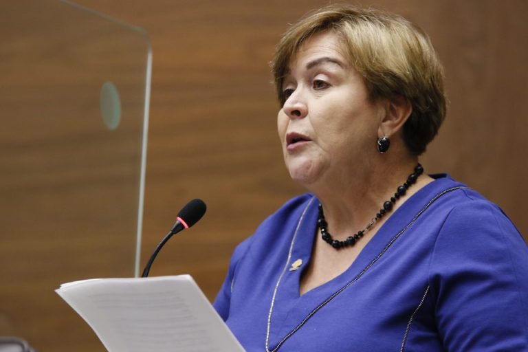 Rosaura Méndez le pide a Nogui Acosta que renuncie antes de que aprueben voto de censura en su contra