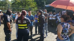 Estudiantes cierran Colegio en la Suiza de Turrialba