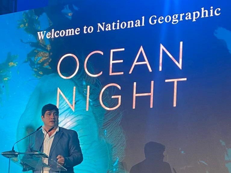 Carlos Alvarado recibe premio National Geographic por ampliar área de protección del Parque Nacional Isla del Coco