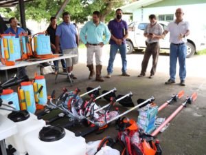 Inder hizo entrega de equipos y herramientas para productores cítricos de Guanacaste